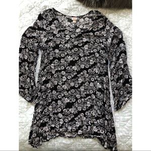 5/$25 🚨LAST CHANCE🚨 Floral swing dress